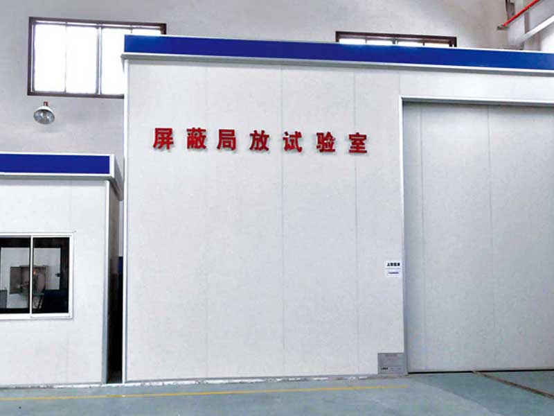 当电力电缆和操控电缆敷设在沟同一侧支架上时应将操控放在电力的()高压应放在低压的上面。